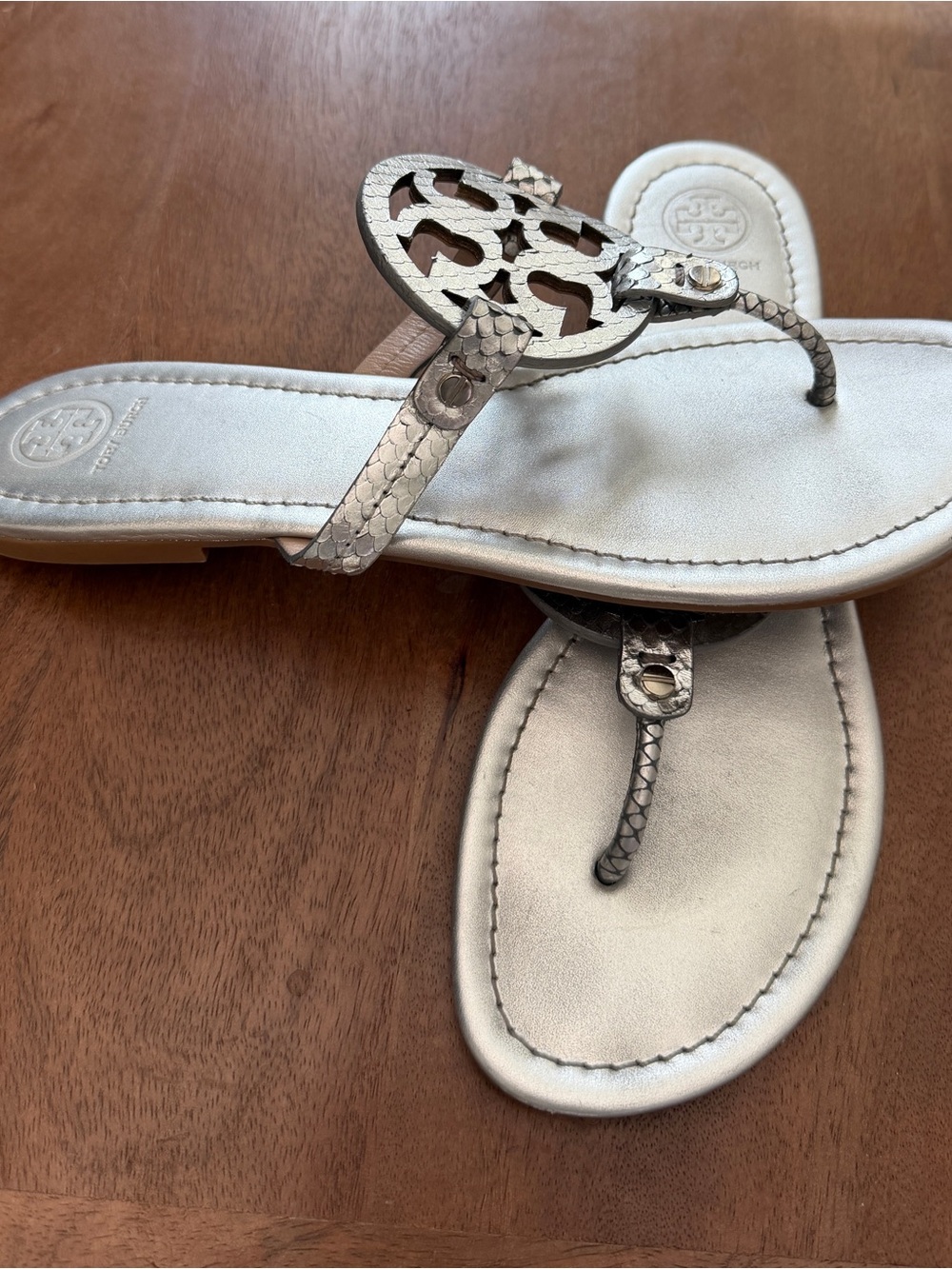 Tory Burch Miller Silver Sandals size 10M LN - Picture 3 of 3